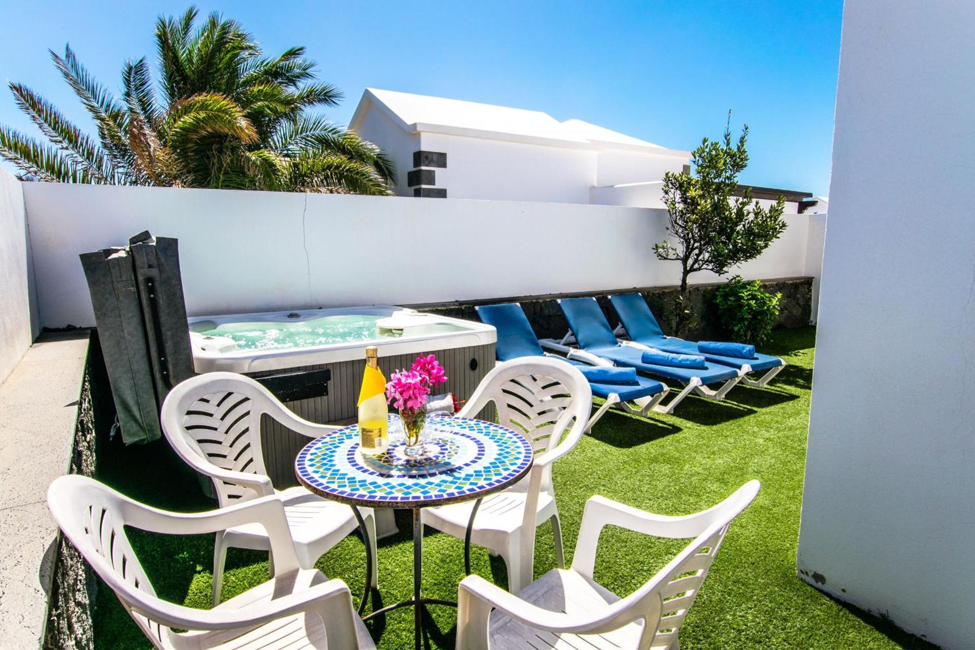 Villa Alegranza - Lh190 By Villas Now Ltd بلايا بلانكا المظهر الخارجي الصورة